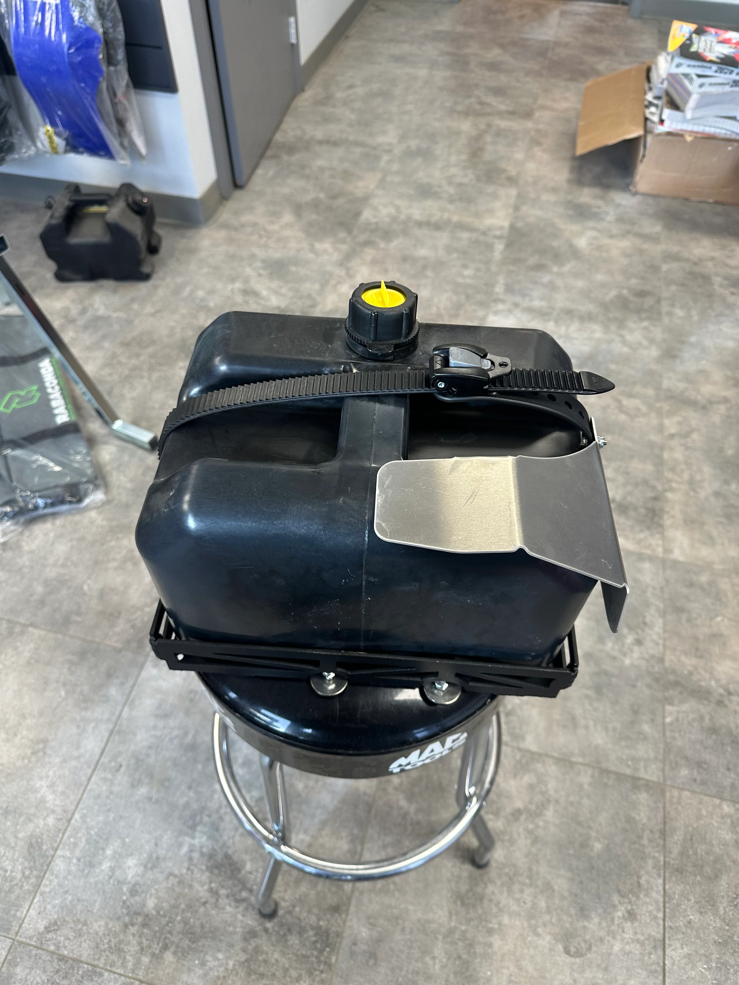 ASSAULT - MOUNTAIN ADDICTION UTILITY CAN MOUNTING RACK - SNOWBIKE - Image 4